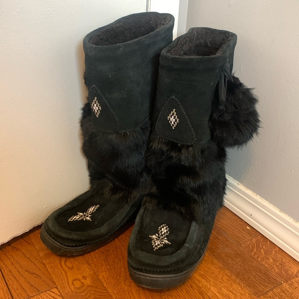 SOLD Manitobah winter boots